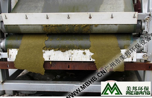 牛糞脫水圖例-帶式污泥脫水機(jī)應(yīng)用